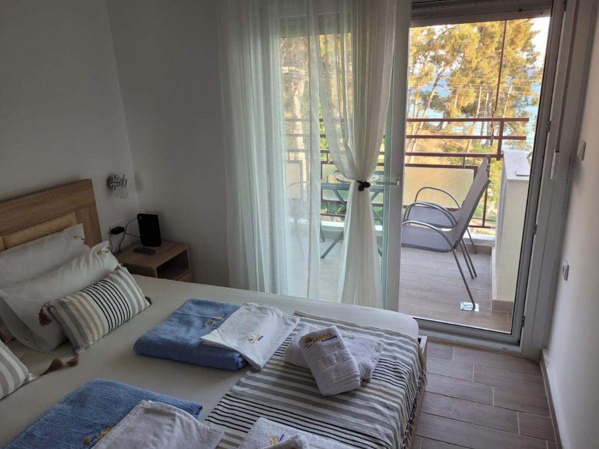 Mago Apartments Nea Kallikrateia ภายนอก รูปภาพ