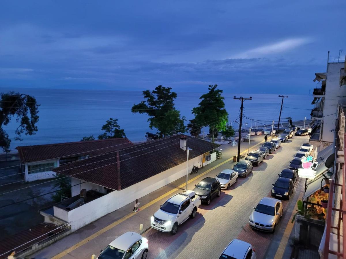 Mago Apartments Nea Kallikrateia ภายนอก รูปภาพ