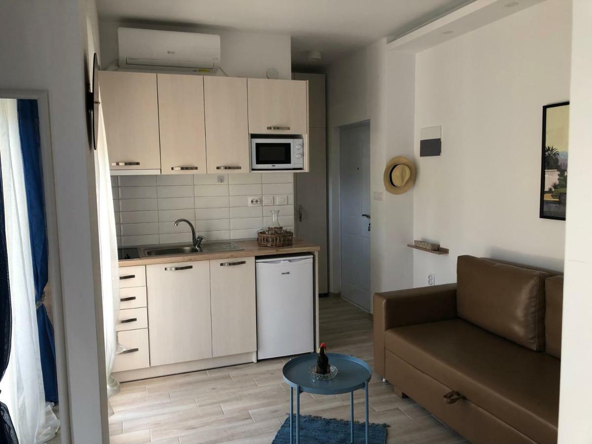 Mago Apartments Nea Kallikrateia ภายนอก รูปภาพ