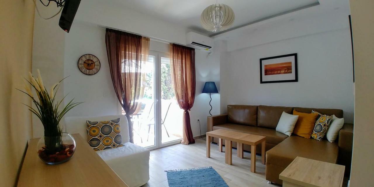 Mago Apartments Nea Kallikrateia ภายนอก รูปภาพ